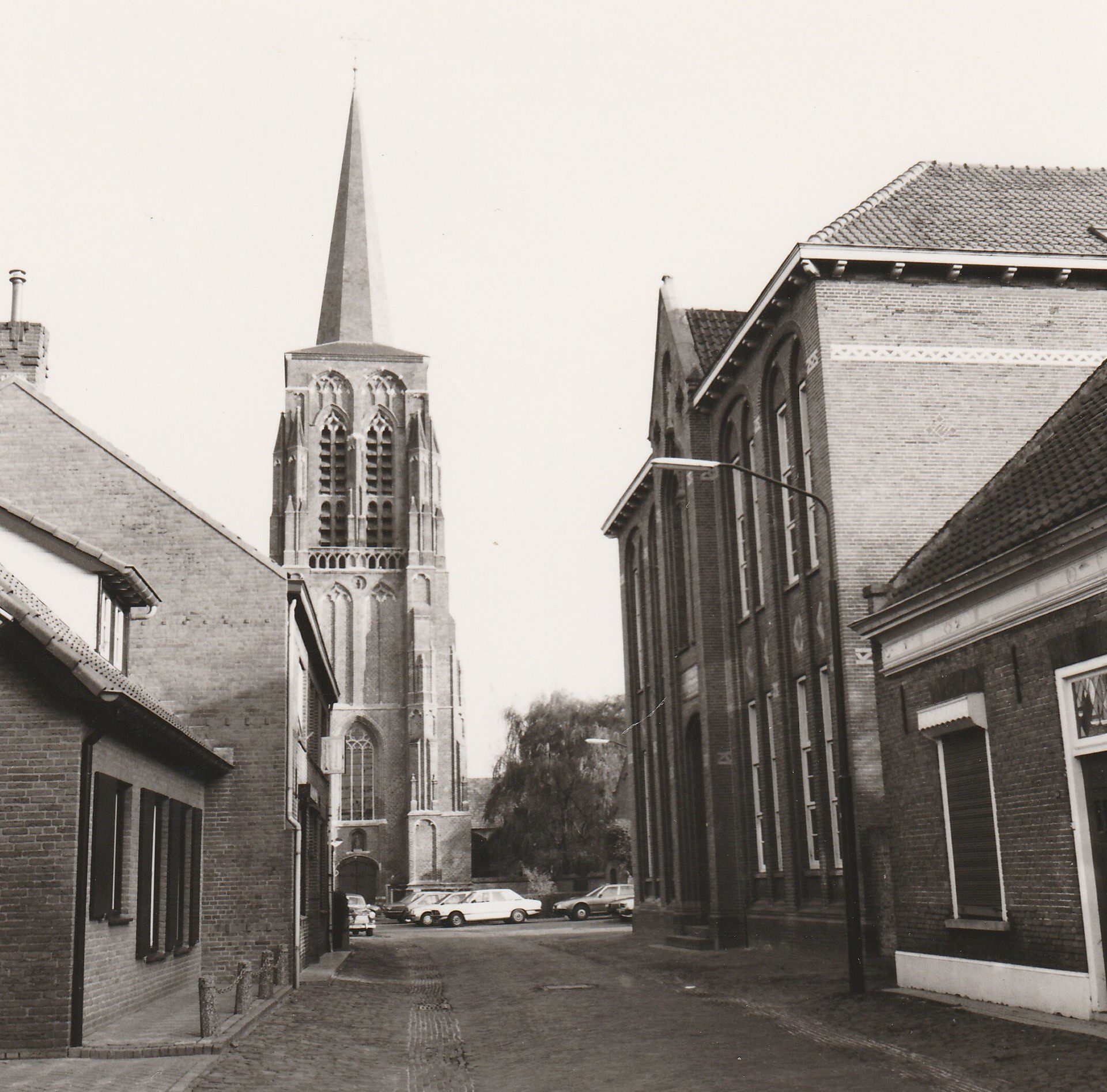 C 024 a Oude Meisjesschool opn 1990 voor de sloop